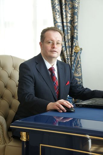  Gregor Rosinger, 100 % Eigentümer der
internationaltätigen Rosinger Group