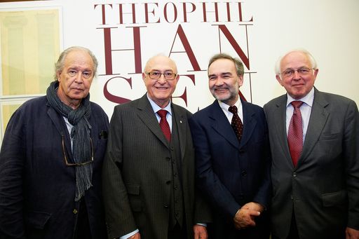 http://www.apa-fotoservice.at/galerie/4036 v.l.n.r.
Boris Podrecca, Architekt, Dr. Günter Geyer, Vorstandsvorsitzender
Wiener Städtische Versicherungsverein, Prof. Adolph Stiller,
Ausstellungskurator und S.E. Torben Brylle, Botschafter des
Königreichs Dänemark.