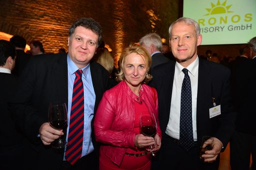Vorschau Bild von Dr. Martin Felenda, Mag. Claudia Stadler und
Charles vanErp