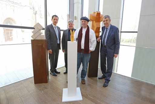  http://www.apa-fotoservice.at/galerie/4050/ Im Bild
v.l.n.r.: BR Mag. Christian Jachs (Bürgermeister Freistadt), Franz
Seiser (Kurator "Skulpturenweg der Versöhnung"), Markus Sauermann
(Bildhauer Skulpturenpark), Franz Wimberger (Trägerkreis Projekt
Landesaustellung 2013)