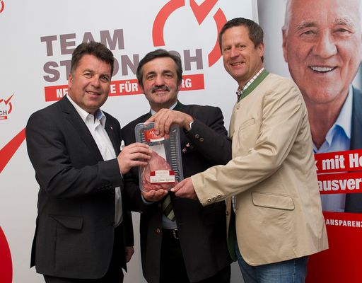 Pressekonferenz in der Landesgschäftsstelle Team
Stronach am Dienstag den 23.04.2013, Hans Mayr , Leo Steinbichler
und Helmut Naderer (vlnr) Foto: Team Stronach fuer Salzburg