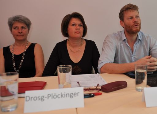 Podium (v.l.n.r.): Katharina Liebenberger und
Angela Drosg-Plöckinger (Organisatorinnen der GWÖ PK in Wien),
Christian Felber (Begründer der Gemeinwohl-Ökonomie)