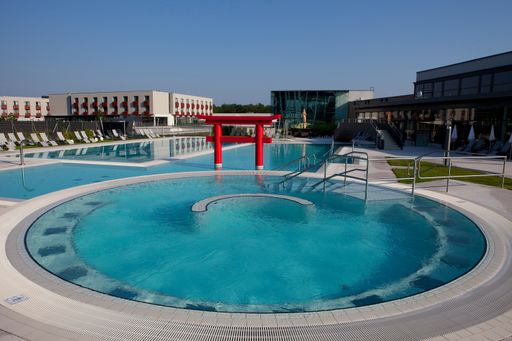 Poolbereich Therme Linsberg Asia