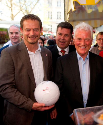 Otto Konrad, Hans Mayr und Frank Stronach - den
Werten "Wahrheit, Transparenz & Fairness" verpflichtet