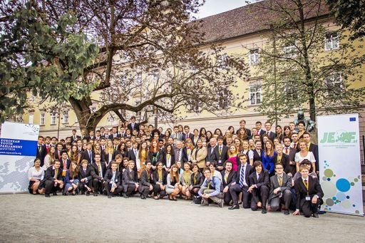  http://www.apa-fotoservice.at/galerie/4094 Vom
26.-29. April 2013 fand in Linz der EYP.at und JEF.at European Youth
Summit "Human Rights in a European Context" statt.