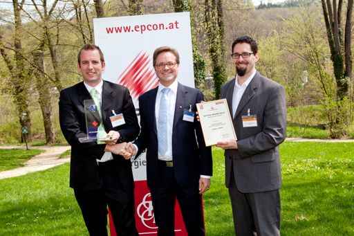 Die Award Verleihung: Bernhard Gartner, conlux
GmbH; Manfred Hämmerle, IIR; Thomas Aichinger conlux GmbH (v.l.n.r.)