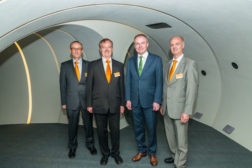http://www.apa-fotoservice.at/galerie/4061/ Neue
multimediale Energie-Erlebnisausstellung startet im Waldviertel
