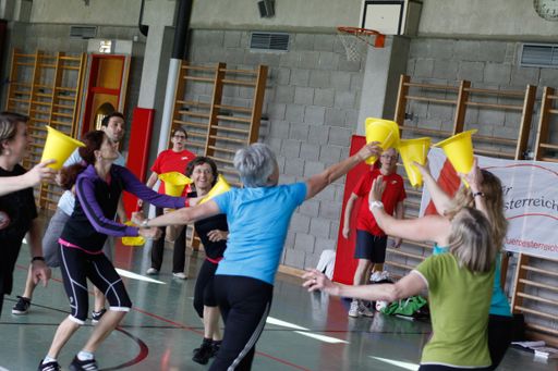 "Fit für Österreich"-Impulstage in St. Johann in
Tirol begeistern 90 SportvereinsübungsleiterInnen und PädagogInnen.