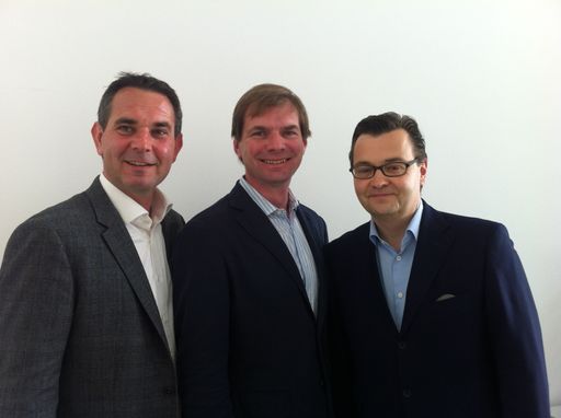  Im Bild v.l.n.r.: Roland Schöberl (Geschäftsführer
MCP), Klaus Hockl (Geschäftsführer CARDBOX Packaging), Michael
Kübeck (Geschäftsführer i4g)