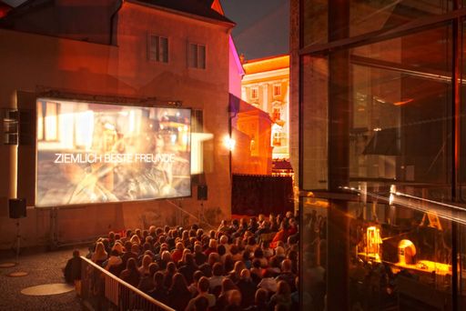  Das FilmfestiWels 2013: Open-Air Kino komplett
digitalisiert.