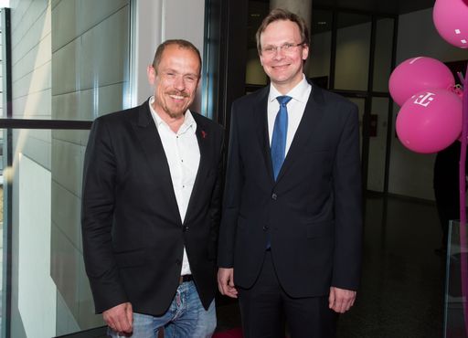  Lifeball-Engagement von T-Mobile: Gery Keszler (l.)
und Andreas Bierwirth (r.), CEO T-Mobile Austria