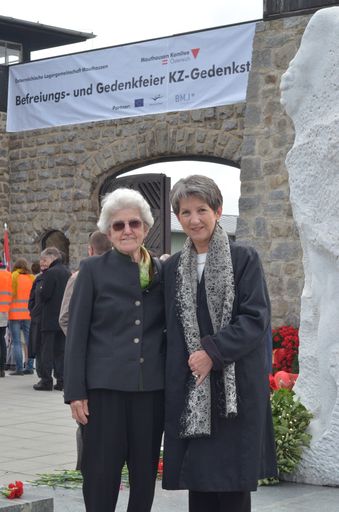NR-Präsidentin Prammer und Anna Hackl (li.)