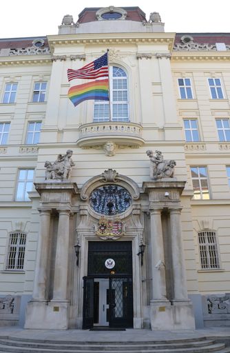 Heute am 17. Mai findet weltweit der jährliche
Internationale Tag gegen Homophobie und Transphobie statt
(International Day Against Homophobia and Transphobia [IDAHO]).