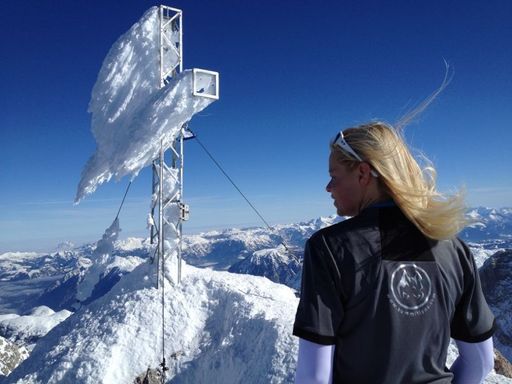 Ab sofort ist das Dachstein Gipfelbuch auch
online lesbar