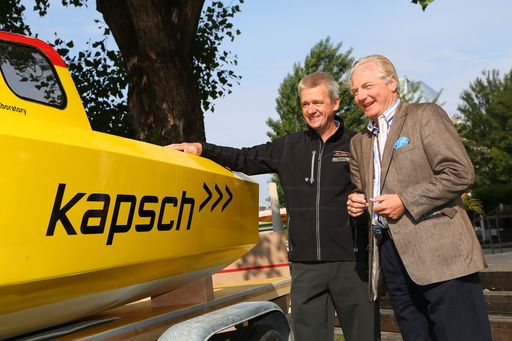 http://www.apa-fotoservice.at/galerie/4180 Im Bild
v.l.n.r.: Norbert Sedlacek (Fipofix(R) GmbH), Dr. Kari Kapsch (COO,
Kapsch Group)