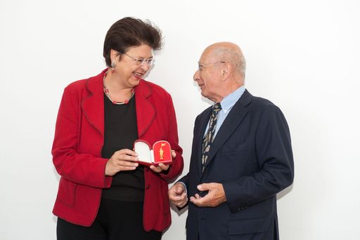 Vzbgmin Brauner, Goldener Rathausmann an
Kaida,..Credit: David Bohmann - PID