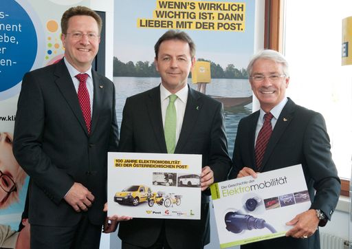 v.l.n.r.: Post-Vorstand DI Walter Hitziger,
Umweltminister DI Niki Berlakovich und Post Generaldirektor DI Dr.
Georg Pölzl