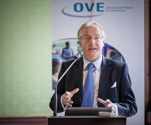 Vorschau Bild von Dr. Kari Kapsch, COO der Kapsch Group, hielt den
Festvortrag
