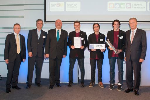 Vorschau Bild von FH-Prof. DI Dr. Fritz Schmöllebeck/FH Technikum
Wien, Projektlehrer DI Manfred Deubel/HTL Mödling, SC Mag. Theodor
Siegl/BMUKK, Team "Anastomose Robot Tool - ART", BM Dr. Reinhold
Mitterlehner