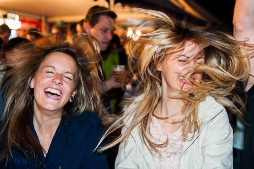  Ausgelassene Stimmung und Party Spaß - 10.700
Spring Breaker feiern in Umag, Kroatien den Sommerbeginn