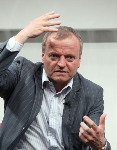 Prof. Manfred Spitzer ist der Experte im
deutschsprachigen Raum auf dem Gebiet der Gehirnforschung und wird
unter anderem für seine Erkenntnisse zur "gehirngerechten Führung"
und neurobiologischen Lernprozessen hoch gelobt und gefeiert.