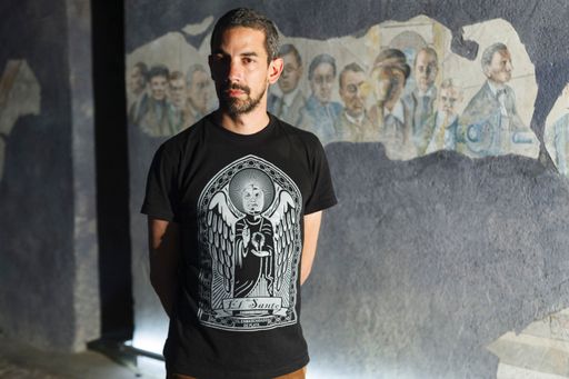Vorschau Bild von Adrian Notz, Direktor des Cabaret Voltaire, in der
neuen Ausstellung im Cabaret Voltaire Zürich. 5. Juni 2013.
Copyright Martin Stollenwerk / Weiterer Text ueber ots und auf
http://www.presseportal.ch. Die Verwendung dieses Bildes ist fuer
redaktionelle Zwecke honorarfrei. Veroeffentlichung unter
Quellenangabe: "ots.Bild/Cabaret Voltaire".