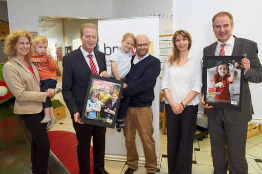 Vorschau Bild von Heute fand Betriebskindergarten des BMWFJ ein.PG
mit dem Thema 'Neue Vorschläge zur Familienförderung und
Familienkampagne' mit Familienminister Mitterlehner (ÖVP).statt