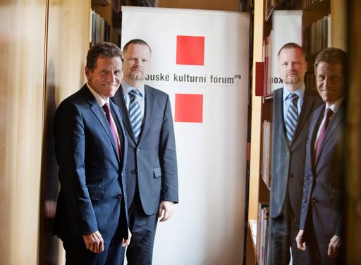  Minister Töchterle mit seinem tschechischen
Amtskollegen Fiala