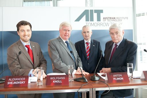  http://www.apa-fotoservice.at/galerie/4215/ Im Bild
v.l.n.r.: Prok. Mag. Alexander Svejkovsky (Chief Financial Officer
(CFO) AIT Austrian Institute of Technology), Prof. Dr. Wolfgang
Knoll (Managing Director AIT Austrian Institute of Technology), DI
Anton Plimon (Managing Director AIT Austrian Institute of
Technology), Dr. Hannes Androsch (Präsident des Aufsichtsrates des
AIT Austrian Institute of Technology)