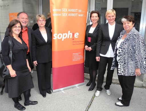 10 Jahre SOPHIE BildungsRaum für Prostituierte.
Beratungsstelle für Sexarbeiterinnen erhält Anerkennung als
Frauenservicestelle.