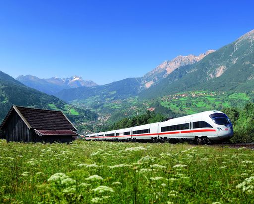 Die Ferienregion TirolWest bietet ein neues
Rundum-Angebot für seine Gäste - kostengünstig mit der Deutschen
Bahn in die Region und kostenlose Vor-Ort-Mobilität dank TirolWest
Card.