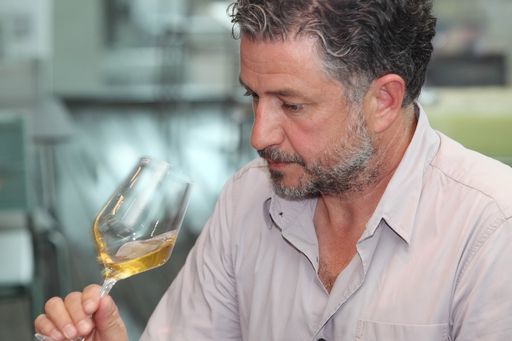 Vorschau Bild von Orange-Fan Fred Loimer: "Orange-Wines sind
phantastische Speisenbegleiter!"