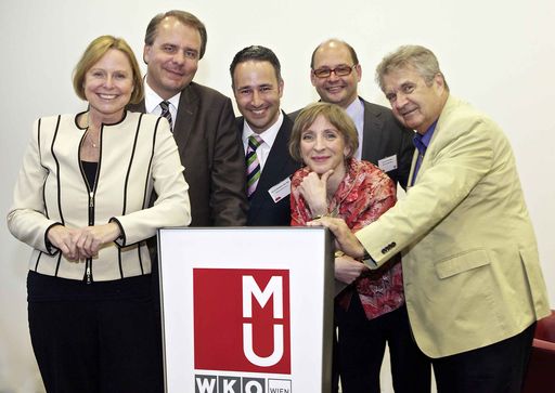 http://www.apa-fotoservice.at/galerie/4082 Im
Bild v.l.n.r: Dr. Petra Stolba (Geschäftsführung Österreich Werbung)
- Dr. Martin Schick (Obmann Fachgruppe Hotellerie der WKW) - Hani
ElSharkawi, MA (Leitung Karrierezentrum, MODUL University Vienna) -
Mag. Ulrike Reisner (Journalistin und Beraterin) - Prof. Dr. Karl
Wöber (Rektor, MODUL University Vienna) - Günther Greul (Redakteur
TAI)