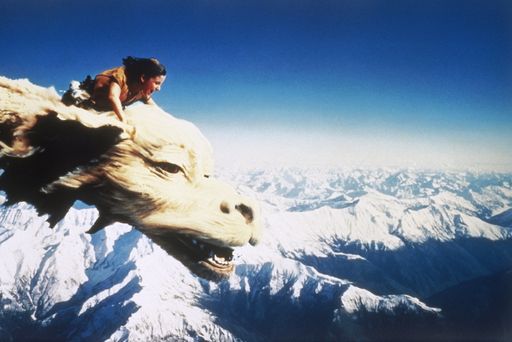 Gutes Erzählkino kommt nie aus der Mode. Doch
Bildwackler, Materialermüdung, verwaschene Farben und andere
Katastrophen lassen Filme sehr schnell alt aussehen. Deshalb wurde
die UNENDLICHE GESCHICHTE von CinepostProduktion im Auftrag der
Constantin Film aufwändig digital restauriert. Jetzt feiert die neue
Fassung beim Filmfest München (28. Juni - 6. Juli) Premiere auf der
großen Leinwand.