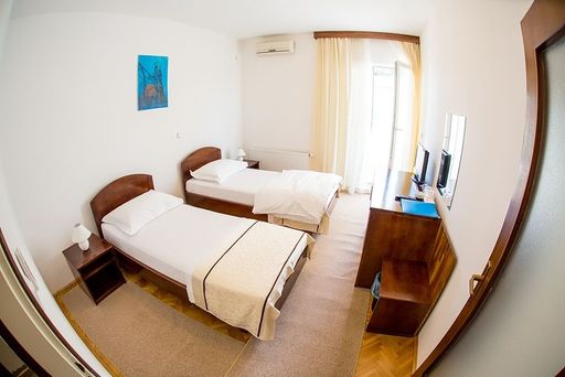 Vorschau Bild von Austrian Festival Hotel - direkt am Meer. Syntex
Eventtravel by Jugendreiseprofi Splashline bietet als exklusiver
Ultra Europe Travel Partner das "Austrian Festival Hotel" direkt am
Meer an.