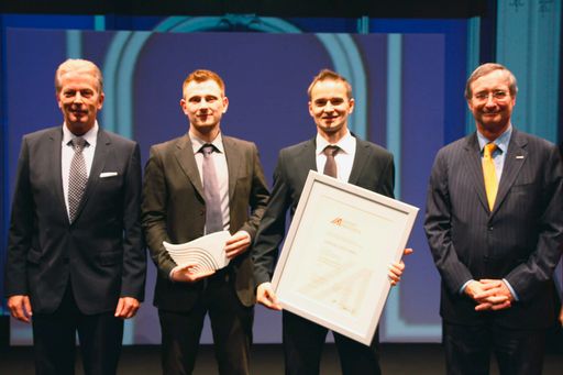  v.l.n.r.: Wirtschaftsminister Dr. Reinhold
Mitterlehner, Camping.Info Produktmanager Roland Bamberger,
Camping.Info Geschäftsführer Mag. Erwin Oberascher,
Wirtschaftskammerpräsident Christoph Leitl