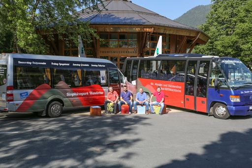 Neues Busangebot in Bad Kleinkirchheim: Der
brandneue Biosphärenpark Wanderbus bringt Gäste zum Wandern in die
Nockberge.