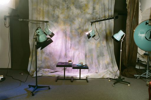 Vorschau Bild von Das Fotostudio FOTO ANDRASCHEK & TÖCHTER ist ein
Kunstprojekt von Iris Andraschek in Zusammenarbeit mit KunstRaum
Goethestrasse xtd und ZIKO (Zentrum für interkulturelle Kompetenz,
pro mente OÖ) mit den BushaltestellennutzerInnen und NachbarInnen
des KunstRaum Goethestrasse xtd.