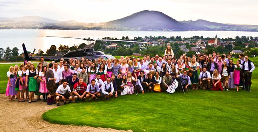 Auch diesen Sommer wird es wieder laut am
Attersee: Bereits zum sechsten Mal treffen sich von 19.-21. Juli
2013 junge, ambitionierte Studierende von allen Kontinenten der Welt
beim legendären PARTY & GOLF WEEKEND in Weyregg am Attersee.