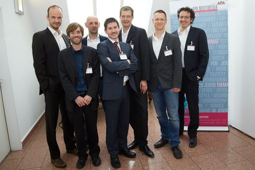  http://www.apa-fotoservice.at/galerie/4338 Im Bild
v.l.n.r.: Helmut Waitzer (Navax), Stefan Mey (WirtschaftsBlatt),
Marcus Hebein (Moderation; APA), Martin Schevaracz (APA-IT),
Christian Kittl (Evolaris), Klaus-M. Schremser (Gentics) und Rainer
Friedl (diamond:dogs)