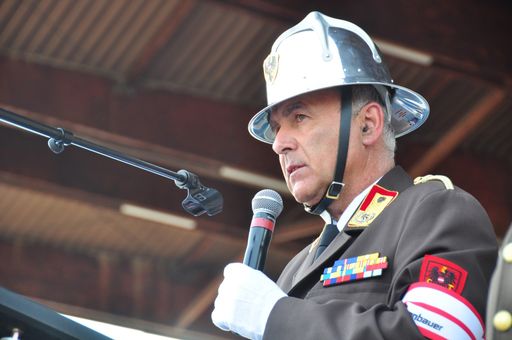 Vorschau Bild von Eduard Kammerer, int. Bewerbsleiter bei der
Eröffnungszeremonie.