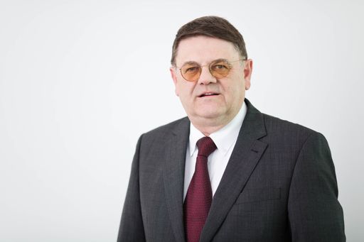  Der Gesundheitsexperte des Team Stronach für NÖ,
der Arzt und Landtagsabgeordnete Dr. Herbert Machacek, fordert
Maßnahmen zur Gesundheitspolitik nicht nur als Zuckerln vor Wahlen.