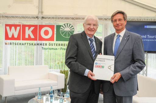 Hans Schenner, Obmann der Bundessparte Tourismus
und Freizeitwirtschaft in der Wirtschaftskammer Österreich (WKÖ) und
Reinhard Schretter, Präsident der Industriellenvereinigung (IV)
Tirol