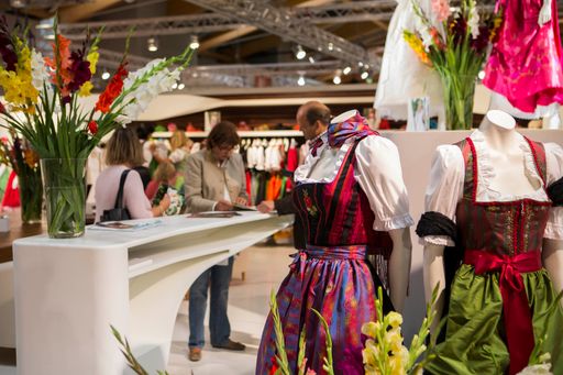  Wohin die Trends in der Trachtenmode der kommenden
Frühjahrs-/Sommersaison gehen zeigt die "Tracht & Country Herbst"
vom 30. August bis 1. September 2013 im Messezentrum Salzburg.