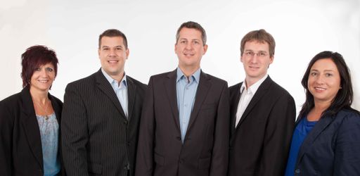  Im Bild v.l.n.r.: Silvia Schneider, Patrick
Mariacher, Ben Schmidt, Michael Tipotsch, Barbara Schmidt