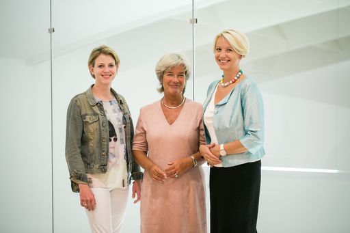 Drei Power-Frauen mit politischer Erfahrung: NEOS
Wien Spitzenkandidatin Beate Meinl-Reisinger, Heide Schmidt und ihre
Nachfolgerin als LIF Vorsitzende, Angelika Mlinar