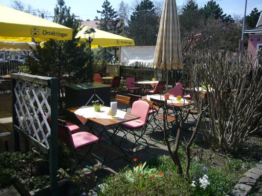  Im Hotel-Restaurant Strebersdorferhof übernimmt
die nächste Generation und startet mit dem Launch eines gemütlichen
Beisls und am 5. September mit der Neueröffnung des Restaurants.