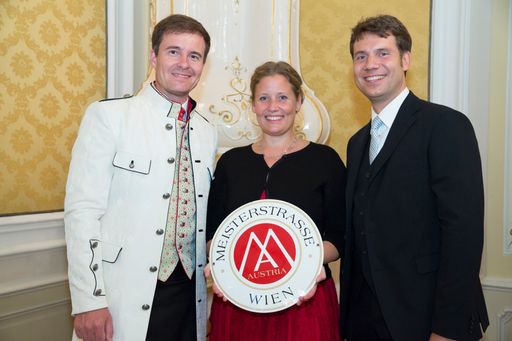  Generaldirektor Klaus Christandl vom Hotel
Imperial in Wien mit den Geschäftsführern der Meisterstrasse
Österreich, DI Nicola Rath und Mag. Christoph Rath, bei der
feierlichen Eröffnung der Meisterstrasse in Residence, Wien.