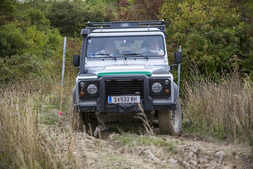 Vorschau Bild von Action, Lernen und "Erfahren" auf den Prüf-Parcours
der Land Rover Experience