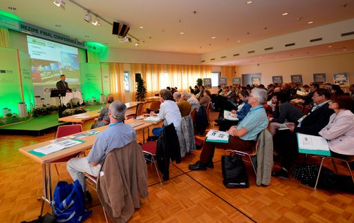 Vorschau Bild von Über 100 Gäste konnten am Fachkongress rund um den
EU Projektabschluss von REZIPE begrüßt werden.